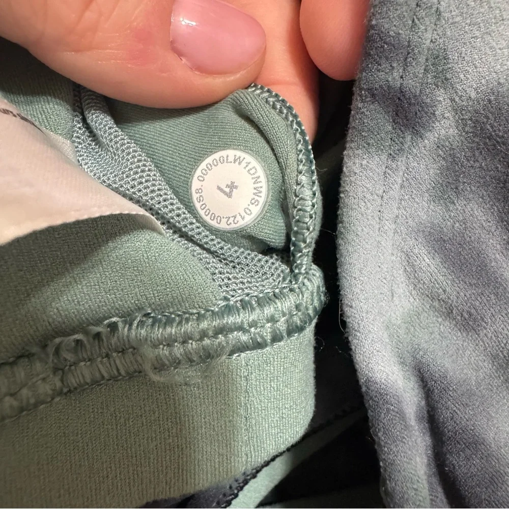 Lululemon Align Cropped Tank Top Diamond Dye Silver Blue - Picture 6 of 6